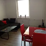 Aneta Apartamento *